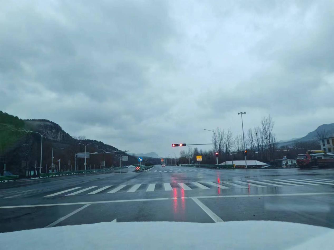S103濟(jì)棗線市中紅符路口南至濟(jì)南泰安界段旅游公路項(xiàng)目信號(hào)燈、電警、監(jiān)控施工