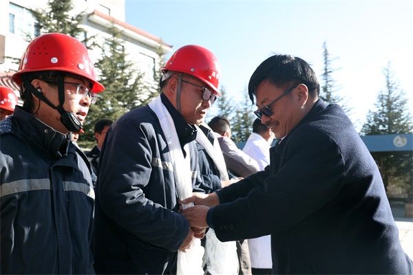 236374967294989360902749472